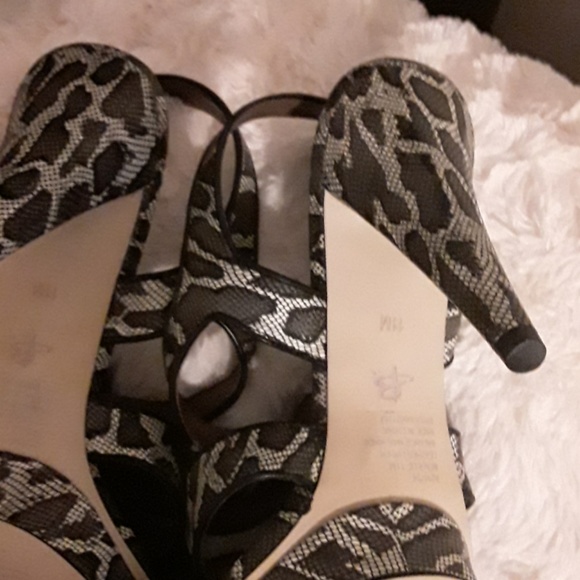 Pumps - Picture 6 of 7